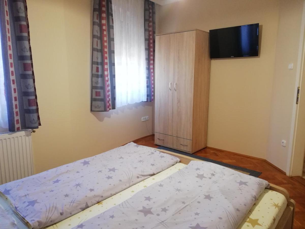 Imola Es Andrea Apartmanhaz ไฮจ์ดุสโซบอสโล ภายนอก รูปภาพ