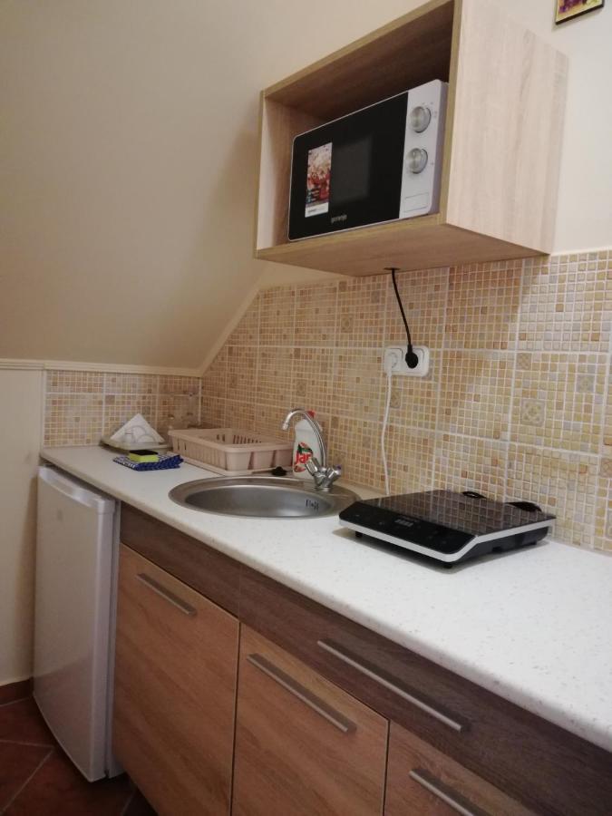 Imola Es Andrea Apartmanhaz ไฮจ์ดุสโซบอสโล ภายนอก รูปภาพ