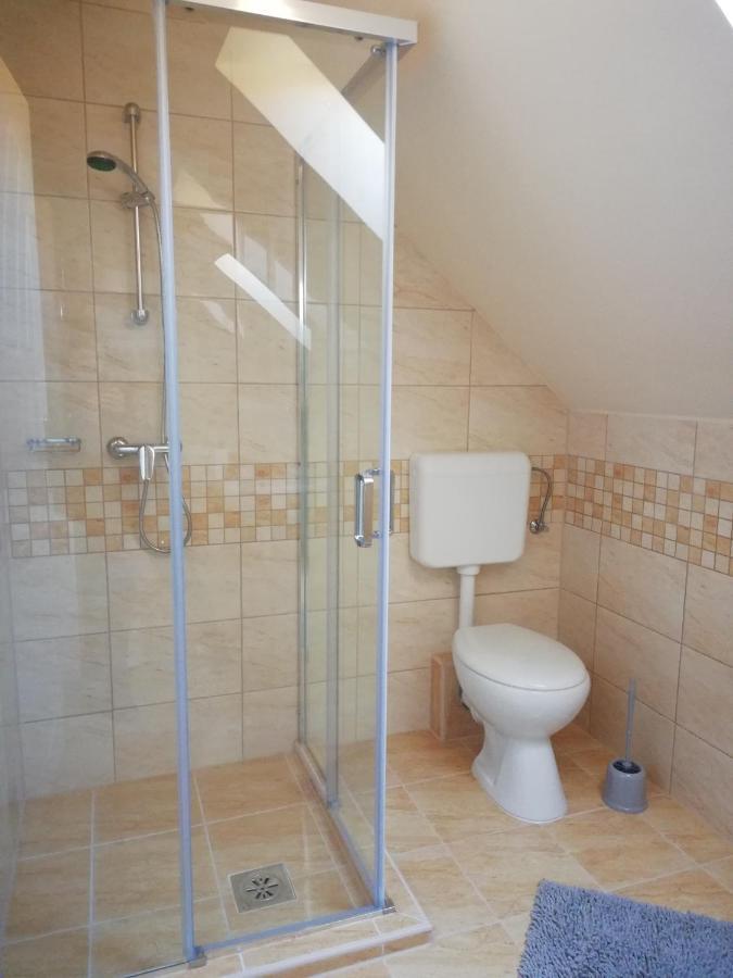 Imola Es Andrea Apartmanhaz ไฮจ์ดุสโซบอสโล ภายนอก รูปภาพ