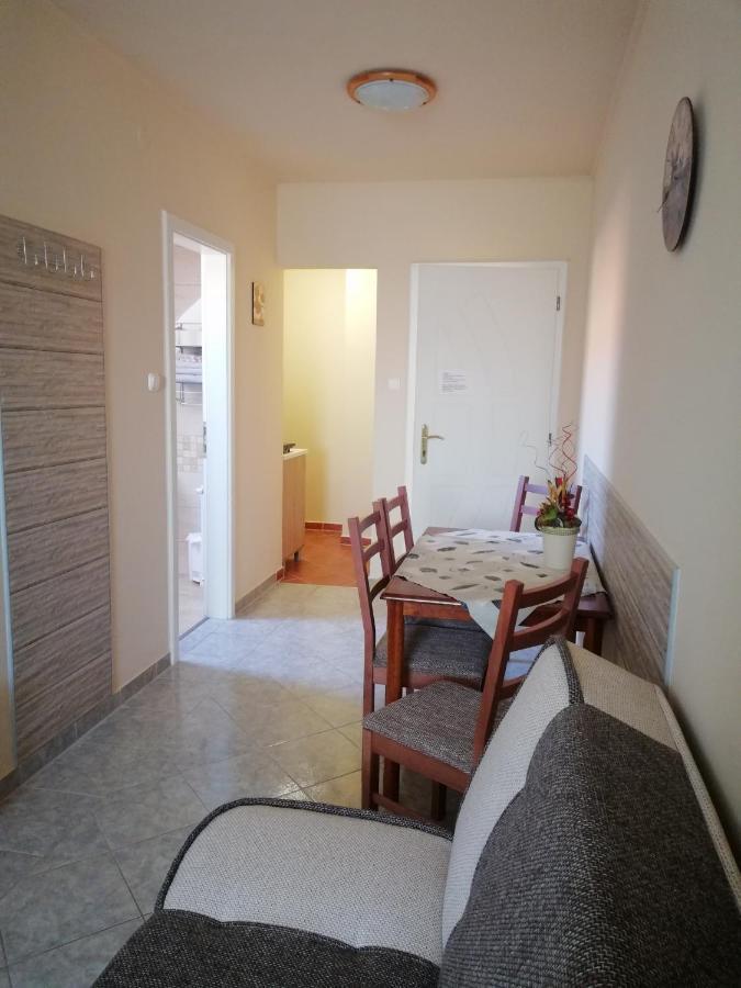 Imola Es Andrea Apartmanhaz ไฮจ์ดุสโซบอสโล ภายนอก รูปภาพ