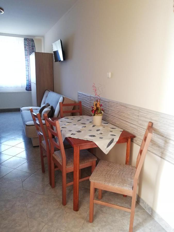 Imola Es Andrea Apartmanhaz ไฮจ์ดุสโซบอสโล ภายนอก รูปภาพ