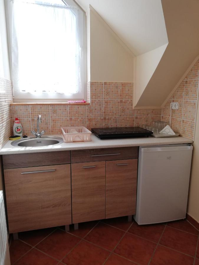 Imola Es Andrea Apartmanhaz ไฮจ์ดุสโซบอสโล ภายนอก รูปภาพ